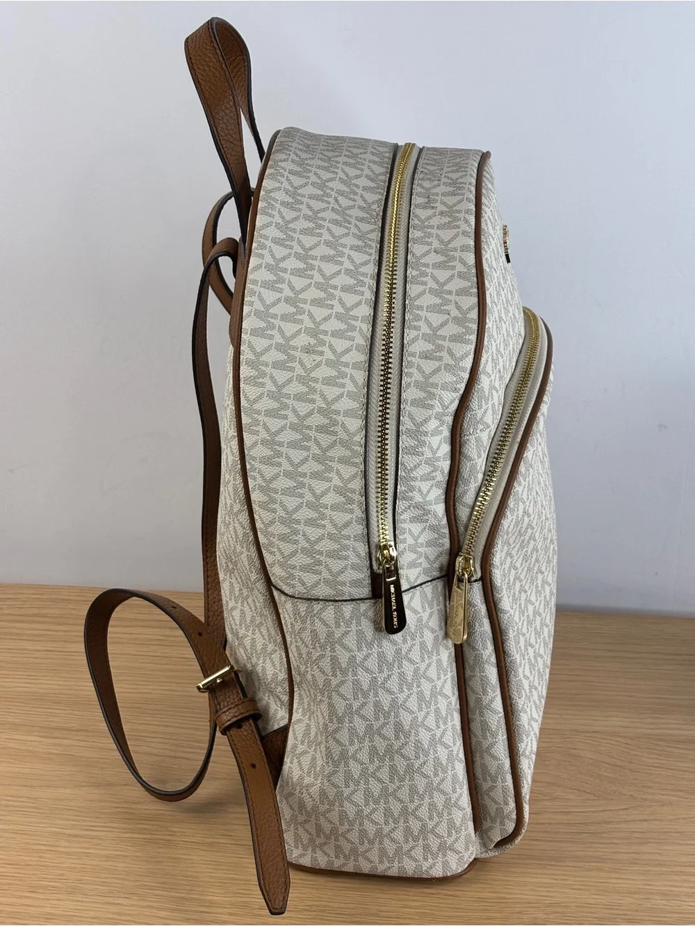 MICHAEL Michael Kors Abbey Large Backpack Popular Vanilla/Acorn Color NWOT